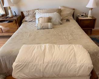 Mid-Century Modern Style Bedroom Set