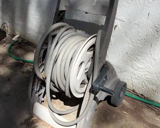 Suncast Hosemobile Plastic Garden Hose Reel Cart