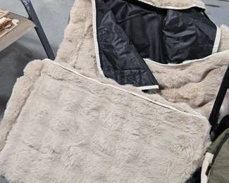 Backseat dog carrier, luxury