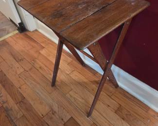 Primitive folding tray