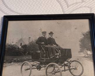 A pioneering Horseless carriage photo