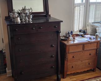 Mahogany Dresser w/ Mirror 