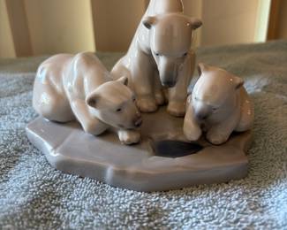 "Bearly  Love" 1443, Lladro Collection with Original Boxes