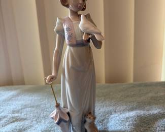 "Summer Stroll" 7611, Lladro Collection with Original Boxes