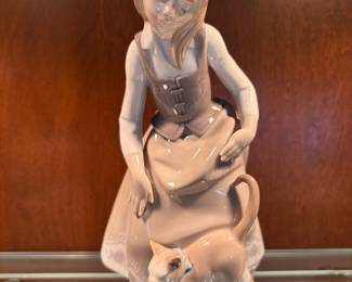 "Girl with Cat" 1187, Lladro Collection with Original Boxes