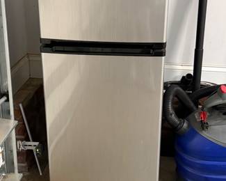 Mini fridge/freezer