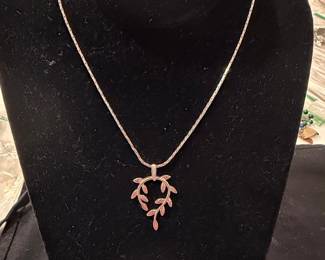 Silver Tone Leaf Wreath Pendant Necklace