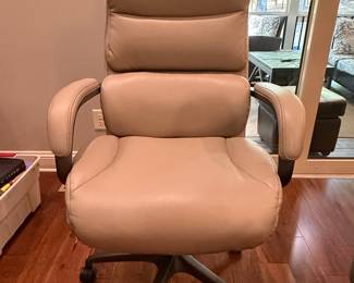 La-Z-Boy Aberdeen Executive Office Chair