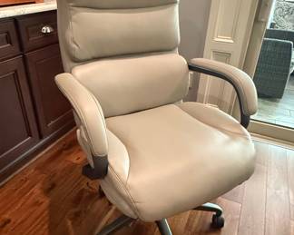 La-Z-Boy Aberdeen Bonded Leather Executive Office Chair, Beige