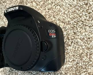Canon EOS Rebel T2i DSLR Camera