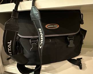 Canon 200DG Deluxe Digital Camera Bag