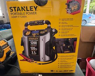 Stanley Portable Power Jump IT 1200A Jump Starter and Air Compressor