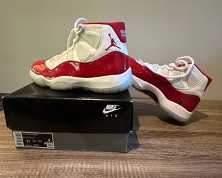 Air Jordan 11 Retro 'Varsity Red'