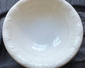 W.S. George "Marquette" Pattern Serving Bowl