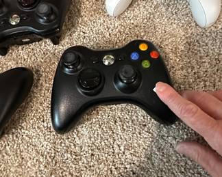 Microsoft Xbox 360 Console with Kinect and Controllers