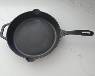 Lot #100 -  Victoria Cast Iron Skillet 12 Inch Classic Frying Pan Durable Cookware