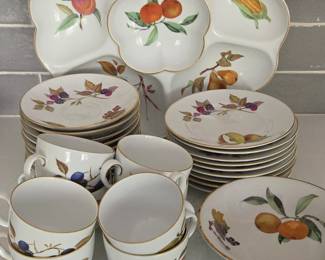 Lot #81 - Royal Worcester Evesham Fine Porcelain Dinnerware Set - Vintage 1961 Fruit Pattern, Gold Trim