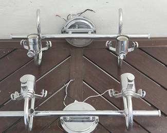Lot #199 - YES LITE Chrome Wall Mount 2-Light Vanity Light Fixture Set of 2