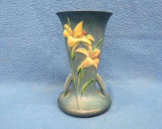 Lot 116. 9" Roseville #136 Zephyr Lily vase in excellent condition