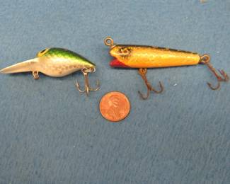 Lot 93. Storm Mfg. 2 1/4" Wee Wart and an unidentified vintage 2 1/4" deep water bait