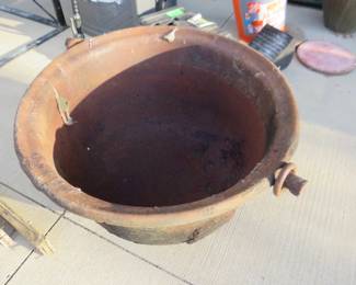 Lot 434. Cast iron kettle. see photos for size