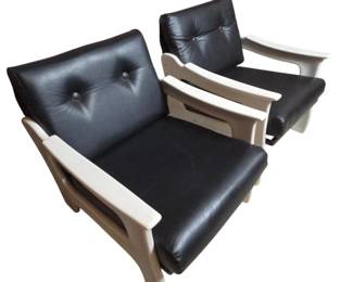 Lot #B45 - Mid-Century Modern Lounge Chair Pair – Sculptural Plastic Frames with Black Vinyl Cushions