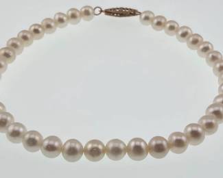 10kt pearl bracelet