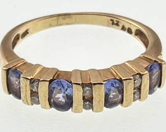 10kt gold oval tanzanite and diamond ring