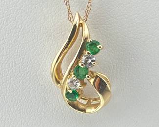 Emerald and diamond 14kt necklace with pendant