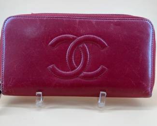 Caviar red leather Chanel zipper around wallet with stitched CC logo