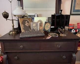 Antique dresser w/mirror 