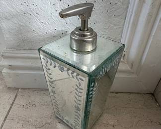 Simply Shabby Chic Mirrored Lotion Pump