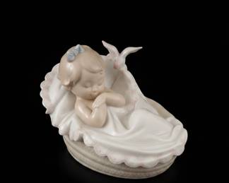Lladro "Comforting Dreams" Porcelain Figurine #6710