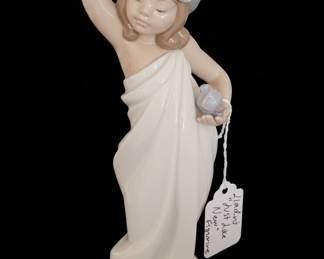 Lladro Porcelain Figurine  'Children Bathing'