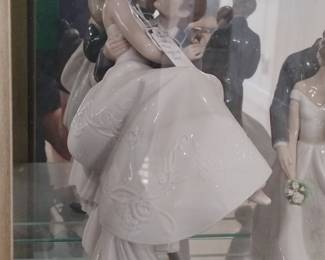 Lladro "The Happiest Day" Porcelain Figurine