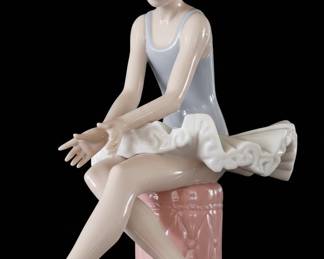 Lladro "Final Touches" Ballerina Figurine