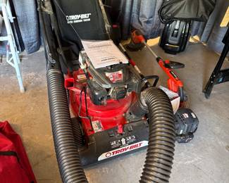 Troy Bilt Chipper/Vacuum
