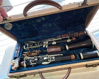 #121	LaBlanc Noblet b Flat Clarinet Wood (no mouthpiece) w/case - as is	 $50.00 