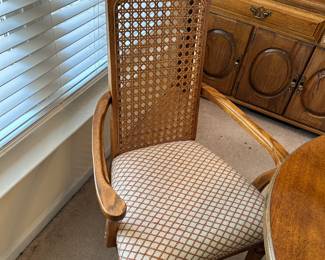 #2	Stanley Furniture dining room table w 6 chairs 57-75 x 38 x 29	 $220.00 