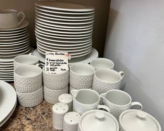 #139	Living Quarters China - Mixed set 	 $100.00 