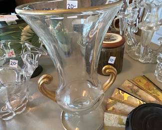 #109	Crystal Vase w/double handles - 6x10	 $20.00 