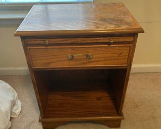 #32	Oak Bedside Table w/1 drawer and pull-out tray (as is finish) - 18x12x24	 $75.00 