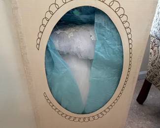 #124	Wedding Dress & Veil  in Box	 $20.00 