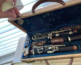#121	LaBlanc Noblet b Flat Clarinet Wood (no mouthpiece) w/case - as is	 $50.00 