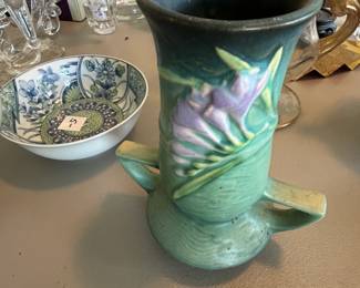 #102	Vtg. 1976 Roseville Pottery Vase Freesia	 $20.00 
