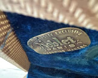 #121	LaBlanc Noblet b Flat Clarinet Wood (no mouthpiece) w/case - as is	 $50.00 