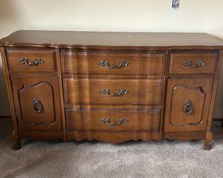 Buffet cabinet