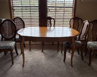 Dining room set, including chairs