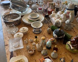 Tea kettles and other items