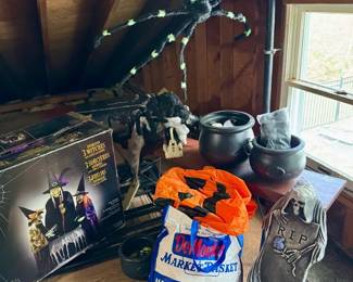 Animatronic Halloween Decor